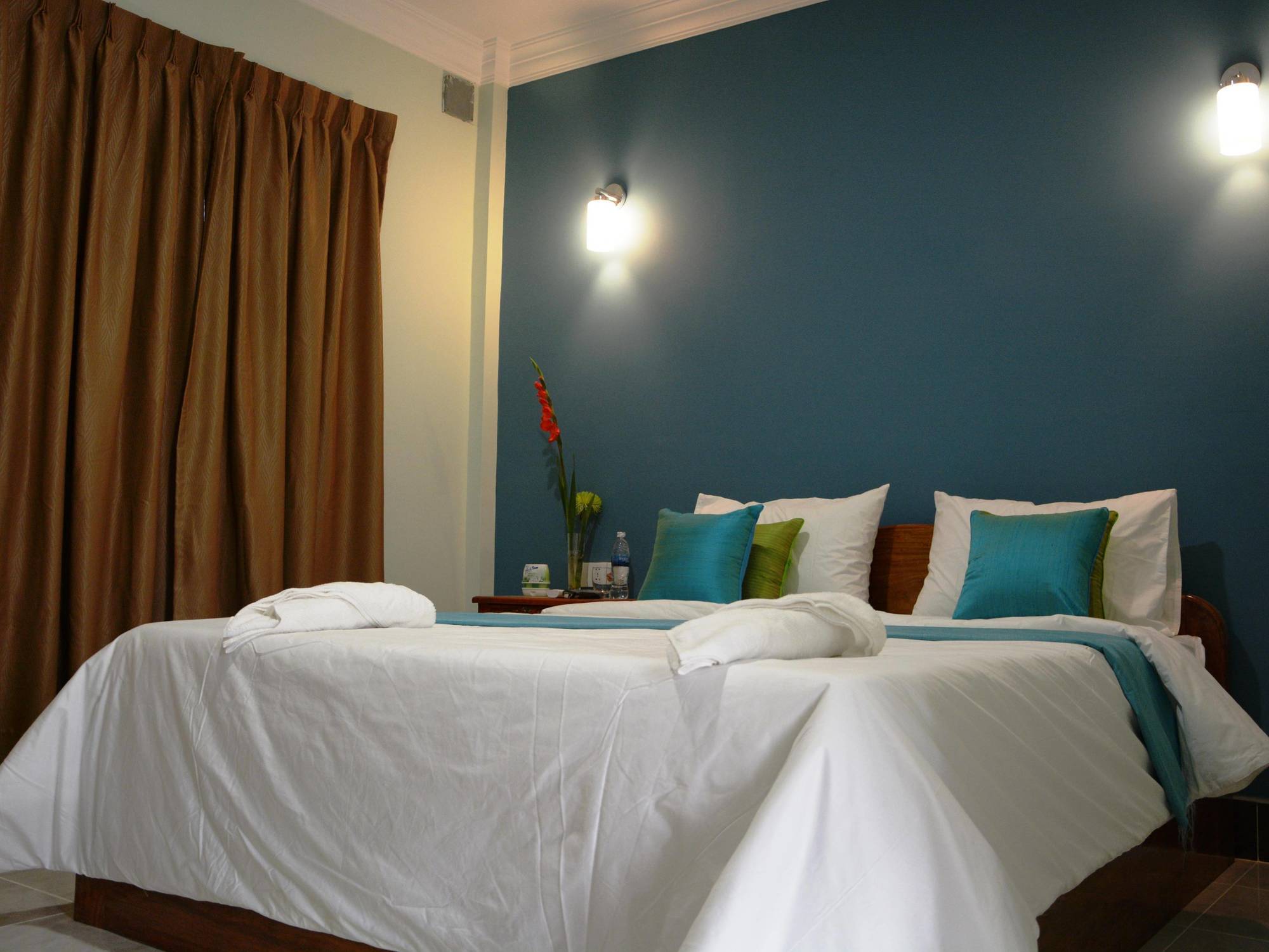 Neakru Guesthouse And Restaurant Kampot Eksteriør billede