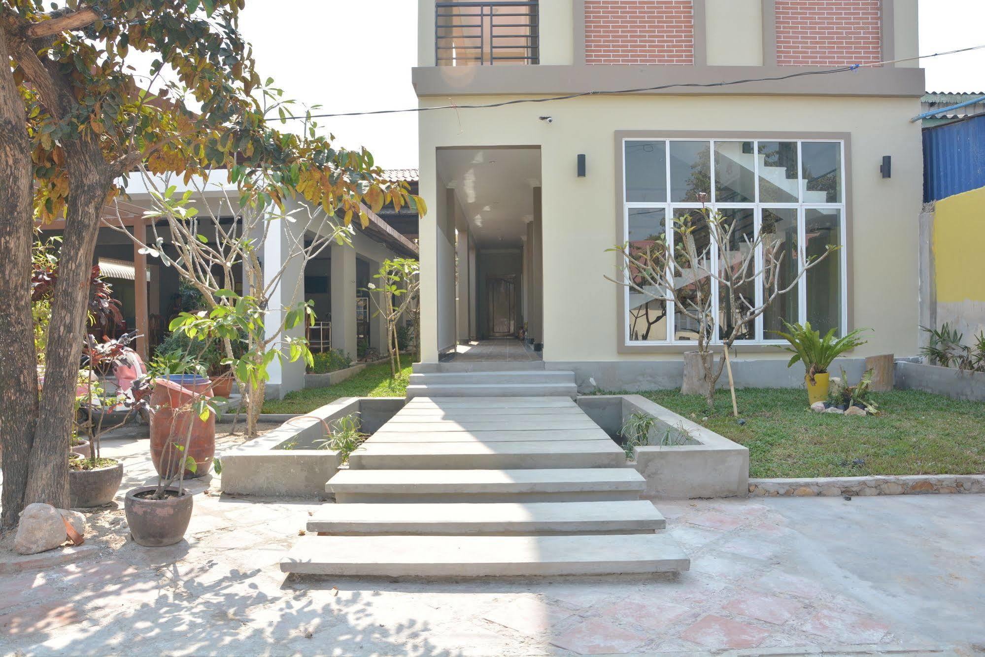 Neakru Guesthouse And Restaurant Kampot Eksteriør billede