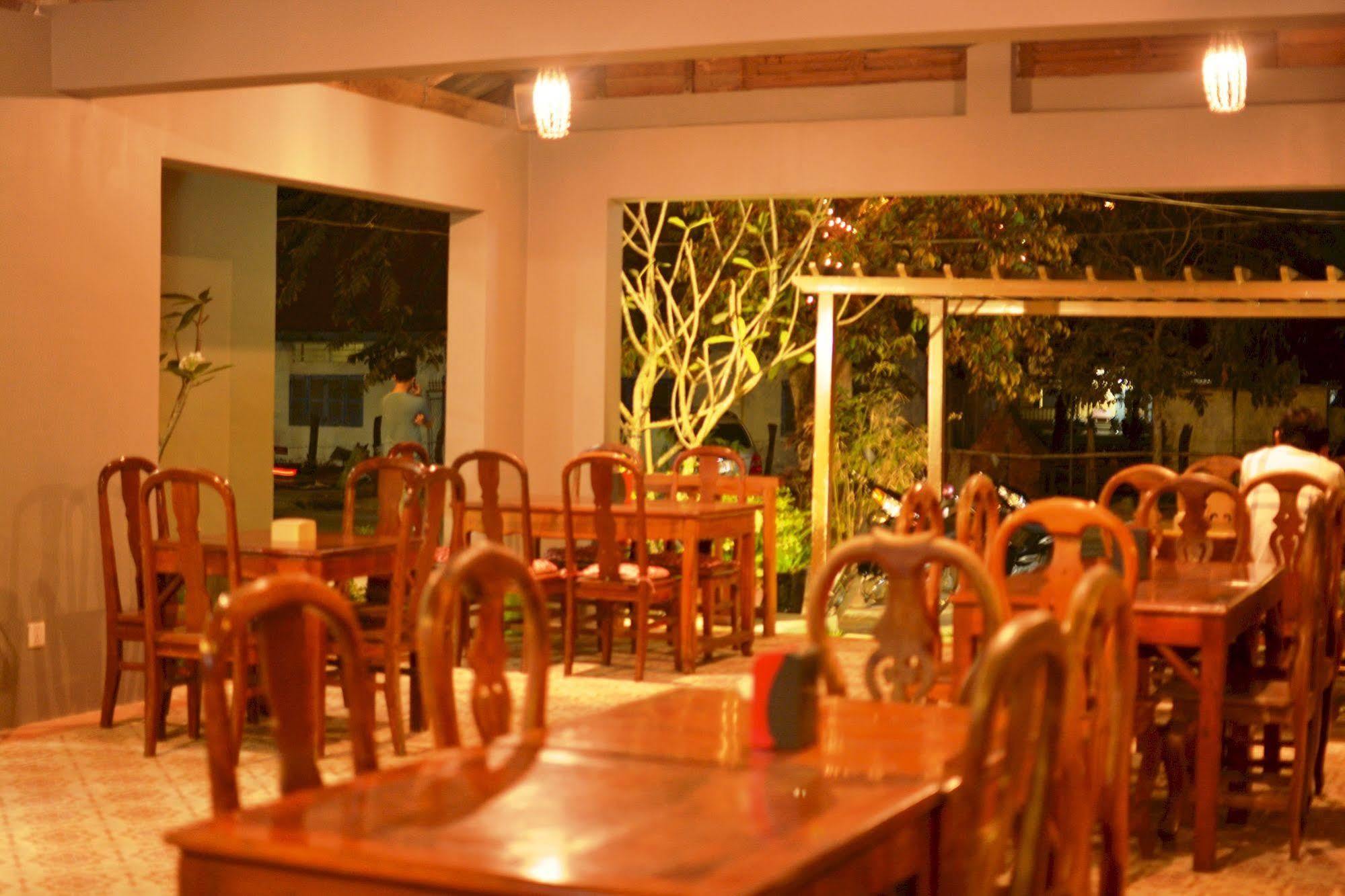 Neakru Guesthouse And Restaurant Kampot Eksteriør billede